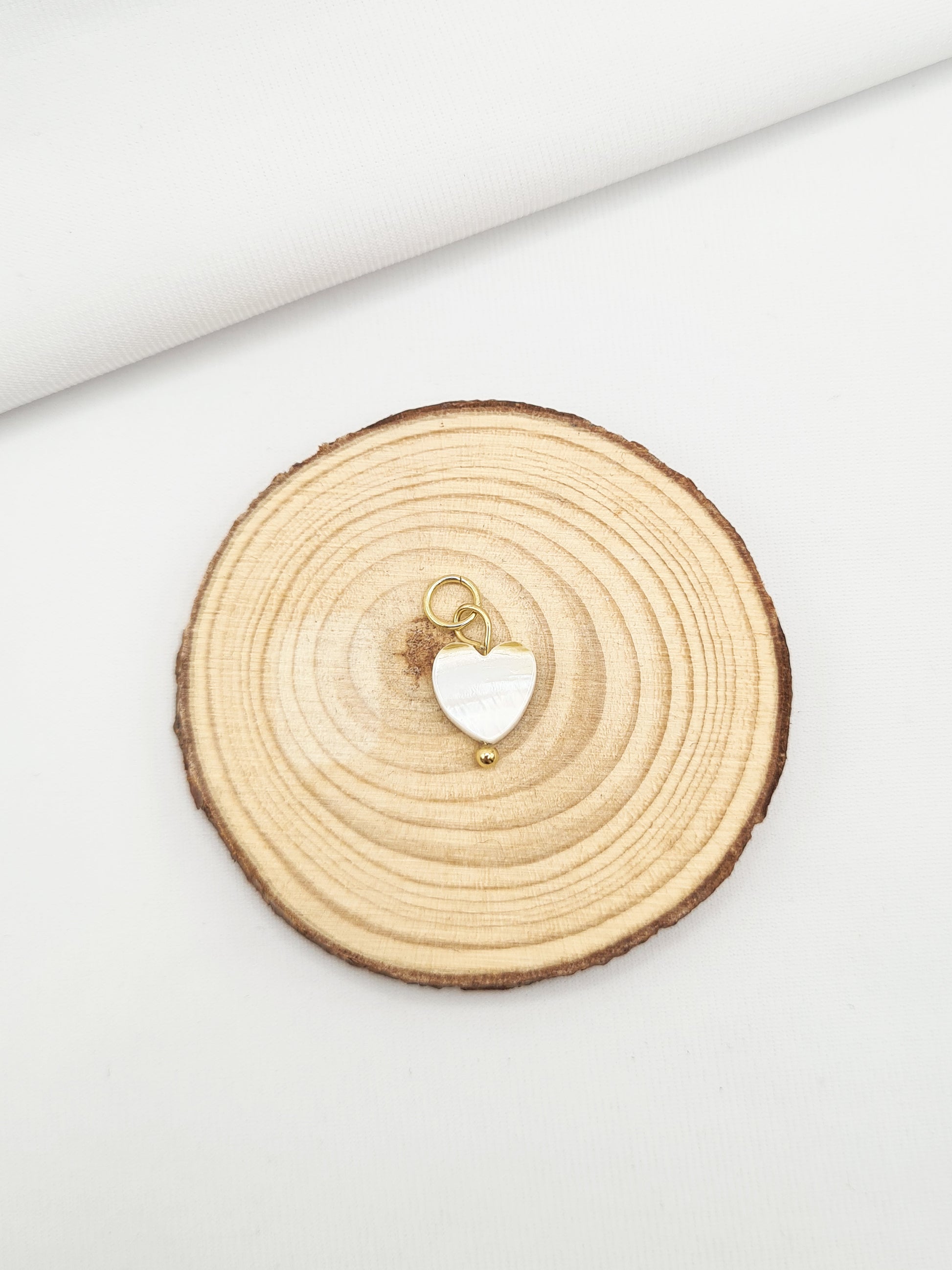 Pampille en acier inoxydable doré et argenté composée de pierres naturelles  - Coeur