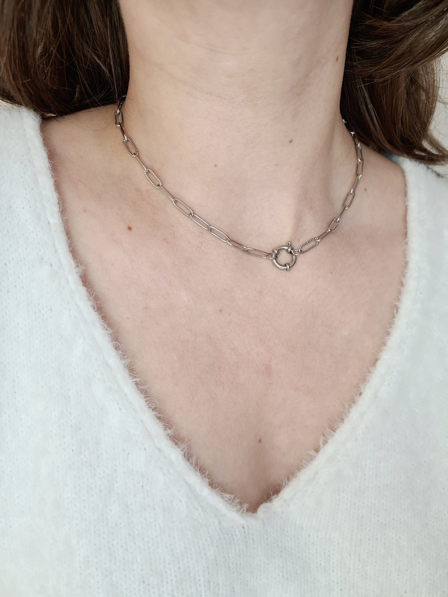 Pépi est un collier en acier inoxydable argenté