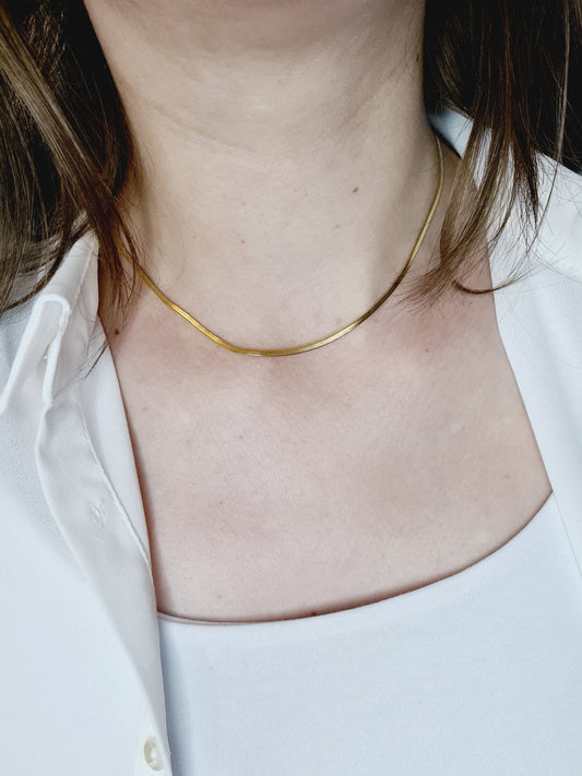 Grâce est un collier en acier inoxydable doré