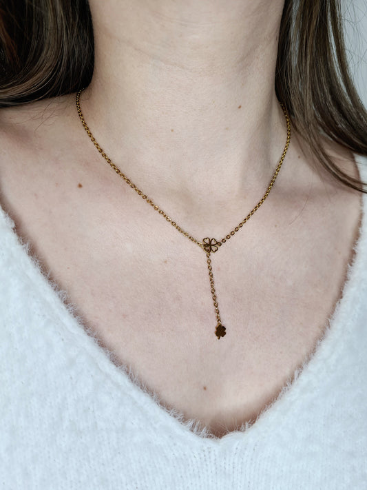 Lucky est un collier ajustable en acier inoxydable doré