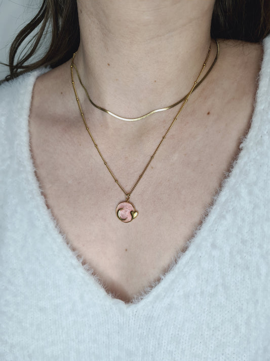 Maïly est un collier en acier inoxydable doré