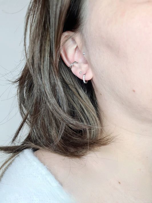 Evy est un ear cuff  en acier inoxydable argenté