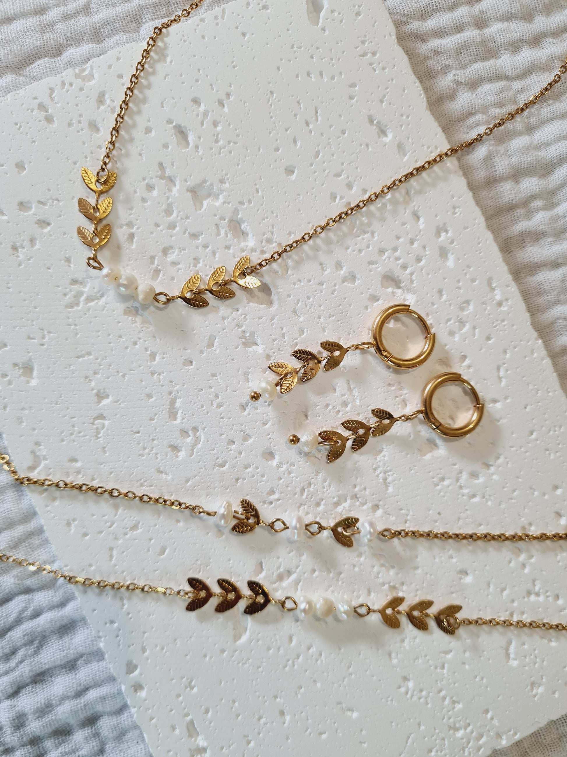 Personnalisation de bijoux en acier inoxydable argenté ou doré et pierres naturelles