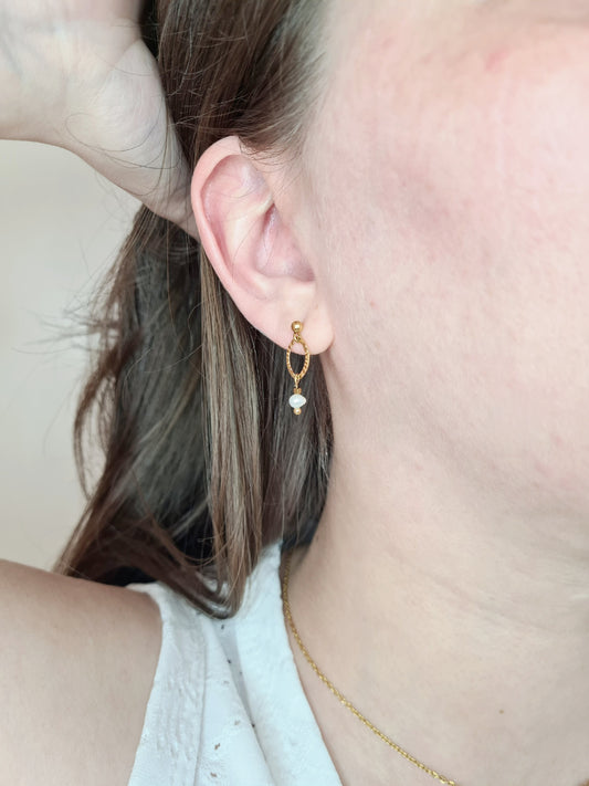 AMANDE | Boucles d’oreilles en acier inoxydable et perle d’eau douce